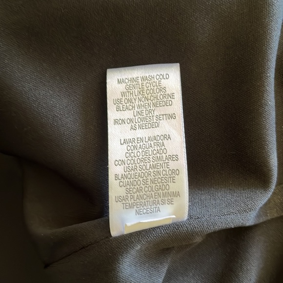 Studio I skirt and jacket suit - Picture 9 of 16